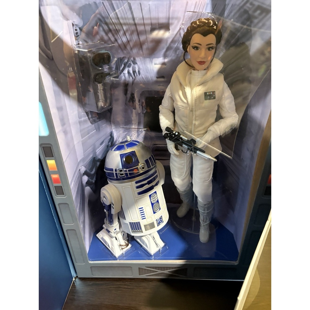 Disney Parks Star Wars The Empire Strikes Back 45th Leia R2-D2 LE Doll New